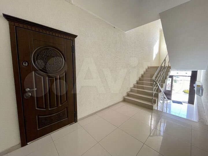 2-к. квартира, 71,2 м², 1/5 эт.