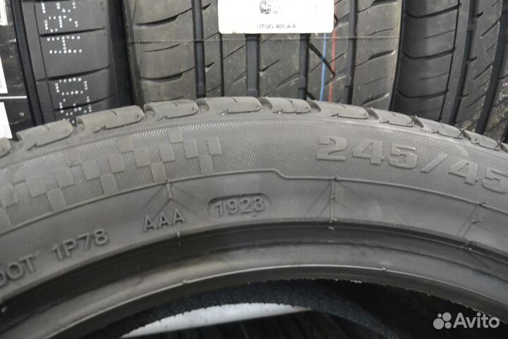 Royal Black Royal Performance 245/45 R20 103W