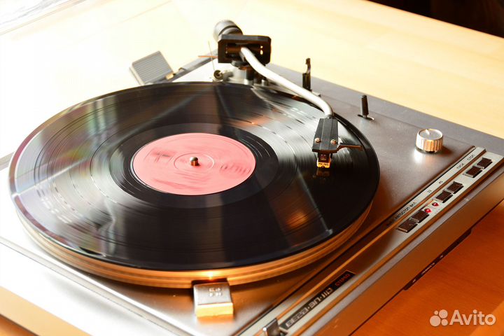 Проигрыватель винила 