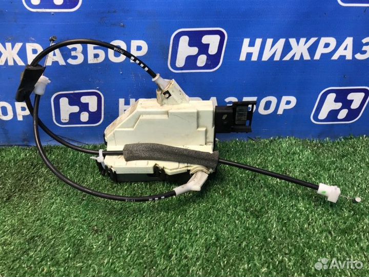 Замок двери передний правый Peugeot 308 1.6 EP6