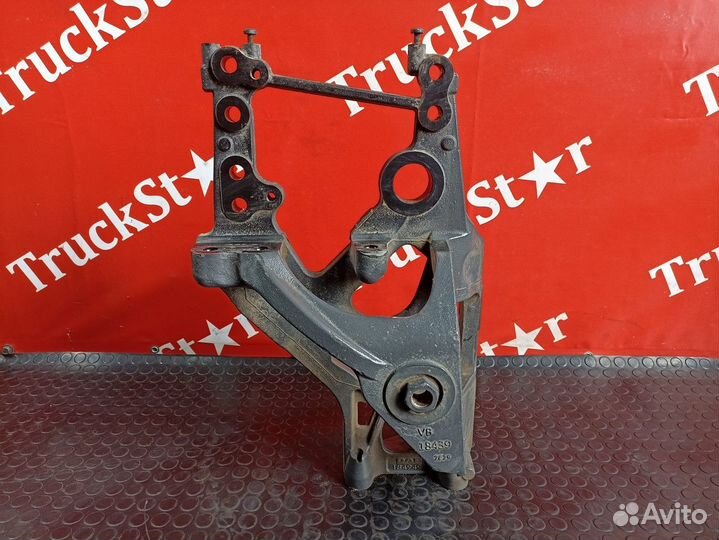 Кронштейн передней рессоры левый Daf XF106