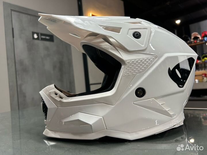 Шлем кроссовый UFO helmet echus White Glossy