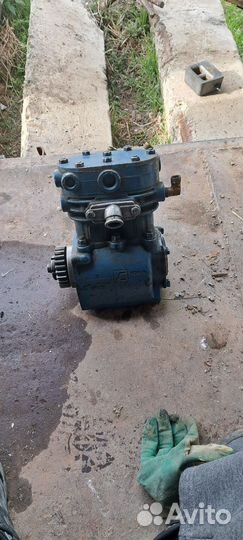 Двухцилиндровый компрессор