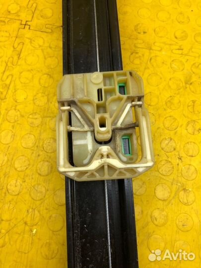 Стеклоподъемник передний правый Skoda Octavia cwva