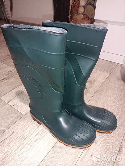 Резиновые сапоги