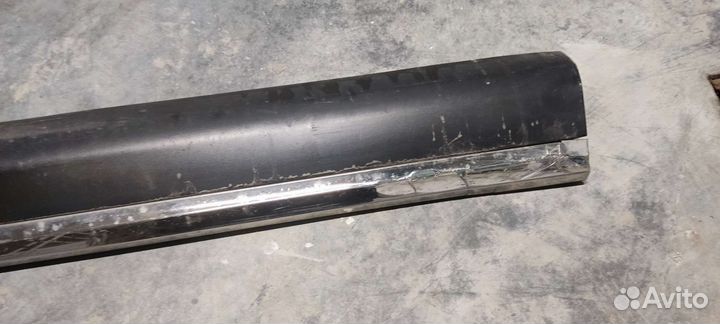 Молдинги на дверь тойота хайлендер 2011гв