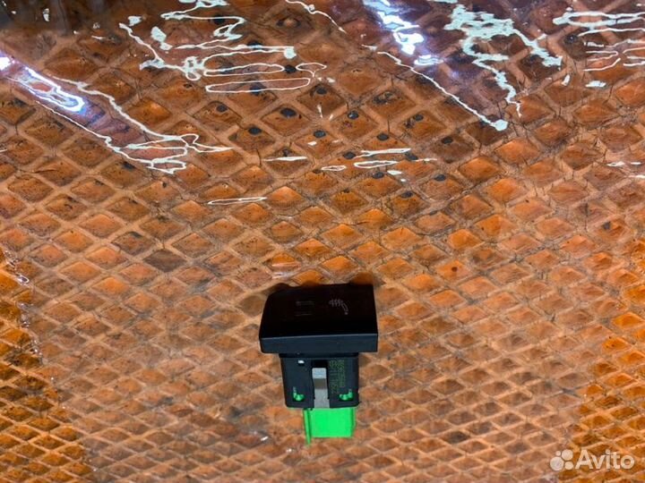 Кнопка Volkswagen Polo V 1.6 cfna 2011