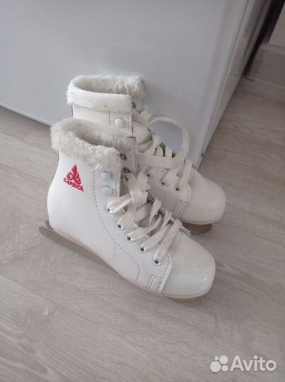 Коньки фигурные детские 30 размер