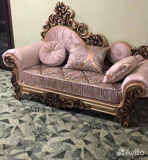 Банкетка в прихожую