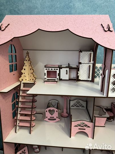 Кукольный домик с мебелью деревянный