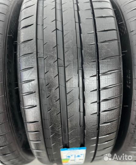 Michelin Pilot Sport 4 S 325/35 R23 и 285/40 R23 115Y