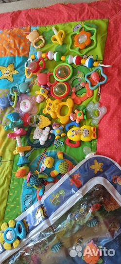 Первые игрушки для малыша
