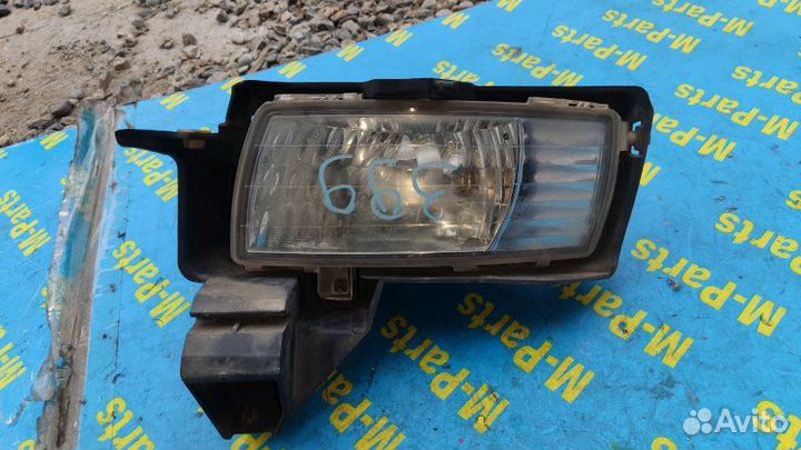 Туманка левая Toyota Wish ZNE10 2003