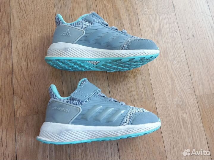 Кроссовки детские adidas 22