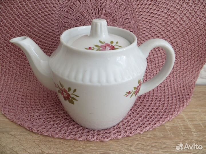 Чайники заварочные и сахарницы,винтаж