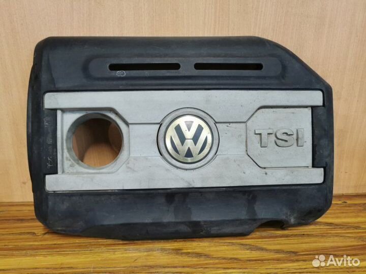 Крышка двигателя передняя Volkswagen Passat