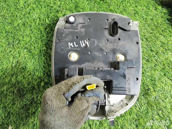 Плафон салонный передний Mercedes M-Class (W164) 2