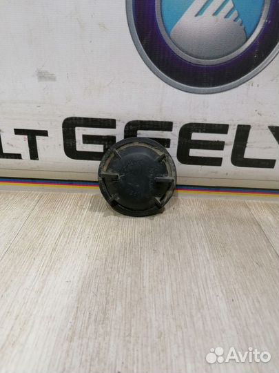 Крышка заглушка фары Geely MK Лев, Прав