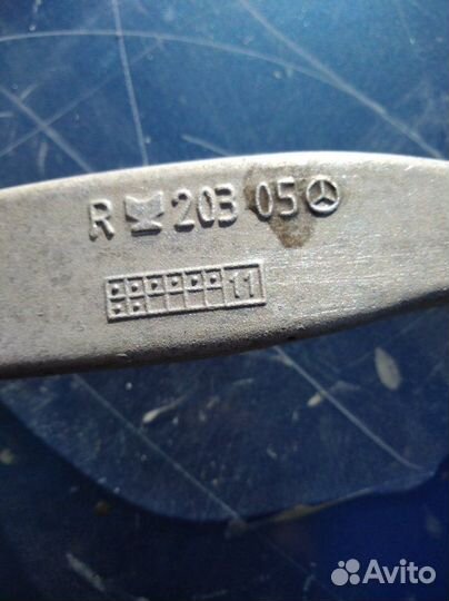 Рычаг подвески верхний передний правый