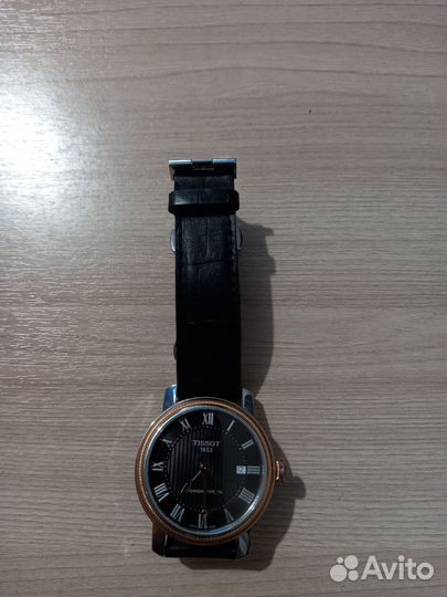 Продаю часы наручные Tissot