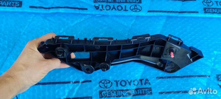 Кронштейн Рав 4 -4 передний правый 13-19