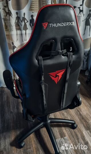 Игровое кресло thunderx3 - красное