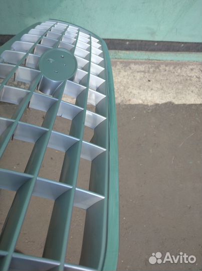 Решетка радиатора Ford Explorer 2001-2005