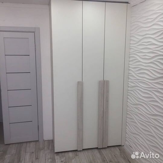Шкаф