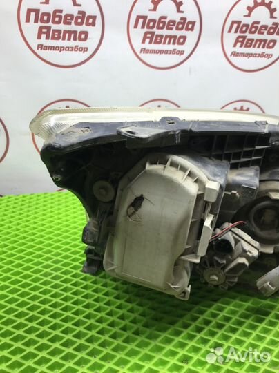 Левая фара toyota avensis ксенон