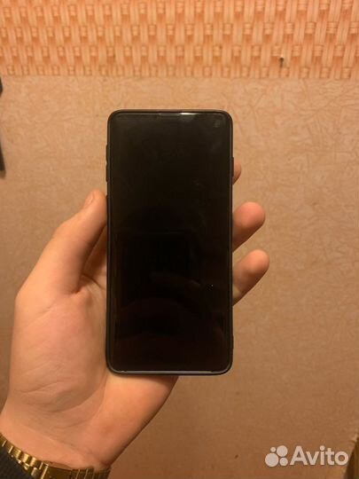 Samsung Galaxy S10, 8/128 ГБ