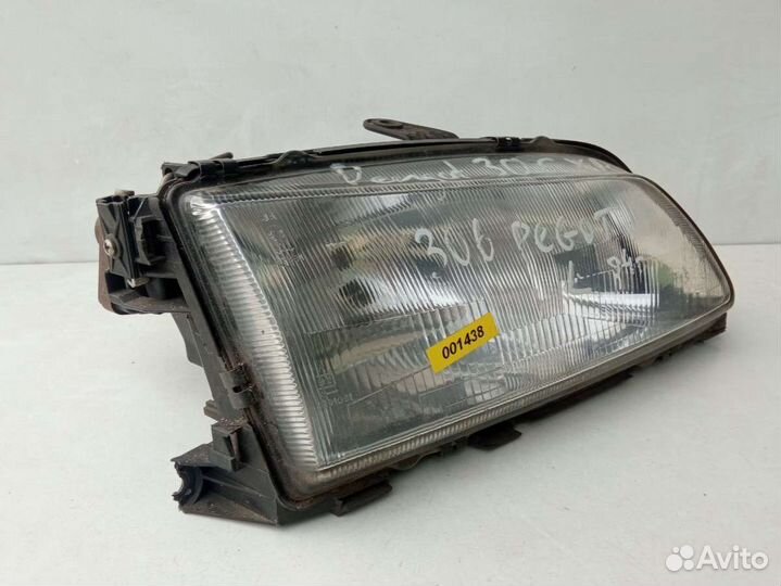 Фара передняя правая Peugeot 306