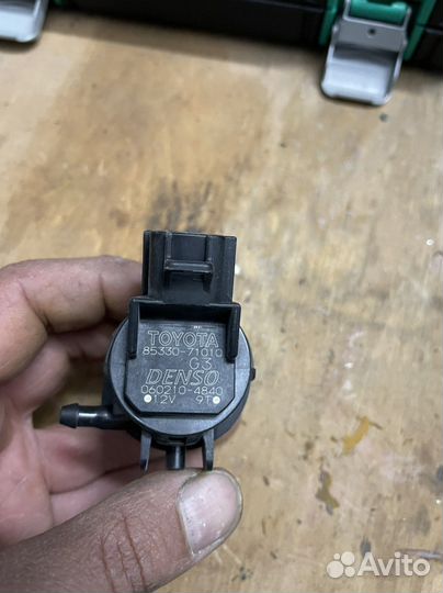 Моторчик стеклоочистителя toyota