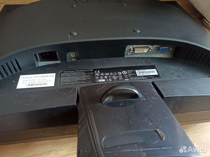 Монитор диагональ 19 (View Sonic VX 1932 wm-LED)