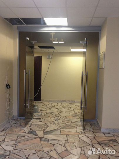 Стеклянная перегородка с узором