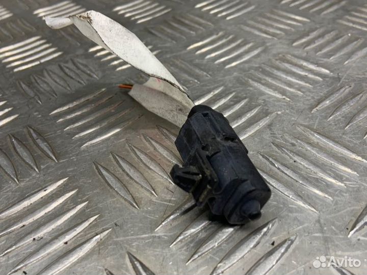 Датчик температуры Nissan Presage TU31