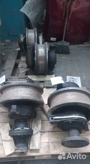 Крановые колеси К2р-360 с буксами и вал.Таль тельфер кран-балка