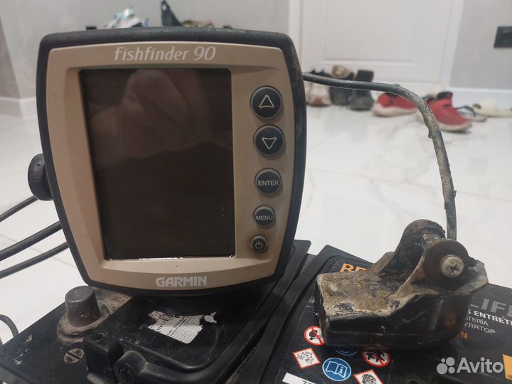 Эхолот Garmin Fishfinder 90