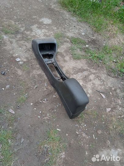 Подлокотник Pontiac Grand AM Понтиак гранд ам