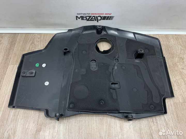 Декоративная крышка двигателя Mercedes W205