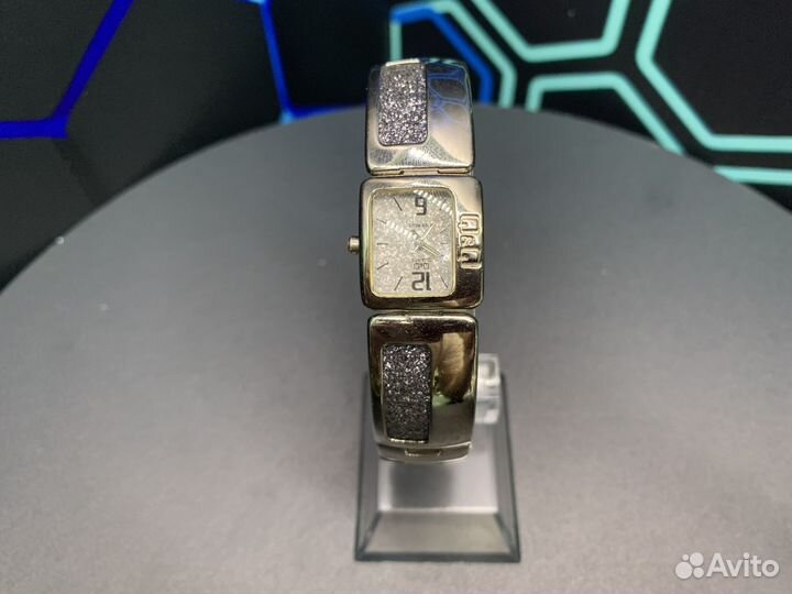 Часы Q&Q Quartz