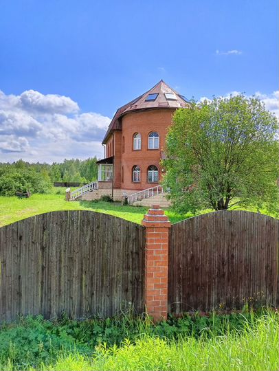Дом 450 м² на участке 40 сот.