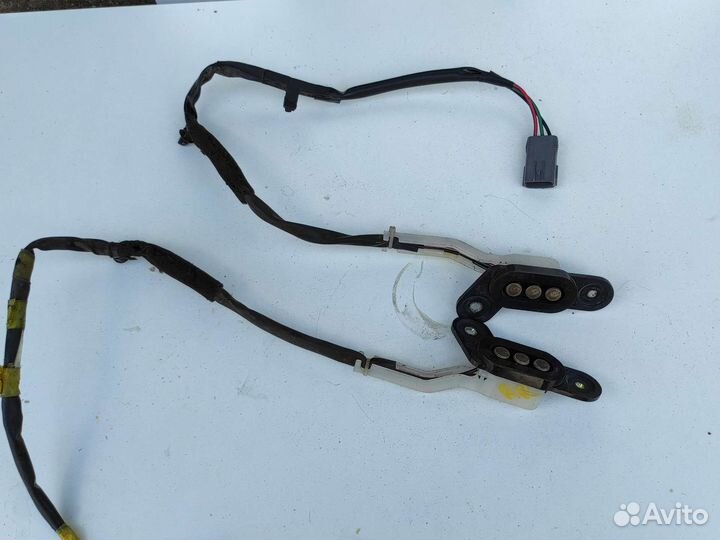 Доводчик двери Mazda MPV