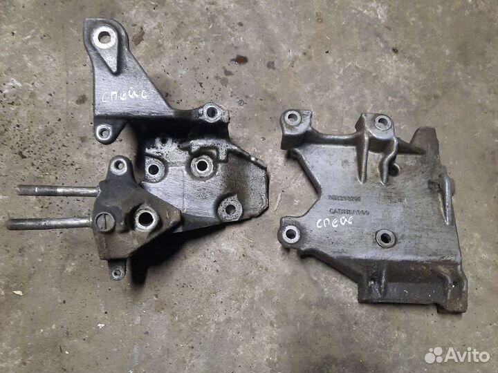 Кронштейн Mitsubishi space star 4g18