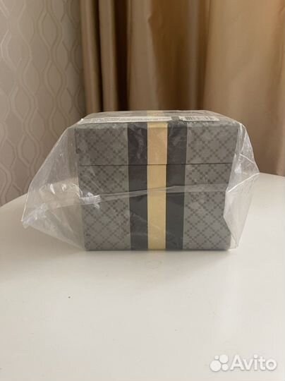 До17.07 Коробка gucci, escada, dolce gabanna