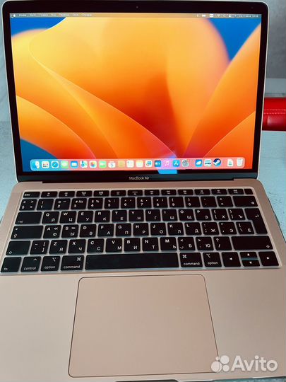 Apple MacBook