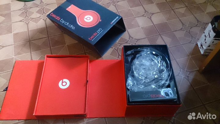 Коробки от оригинальных наушников beats(Бол. и мал