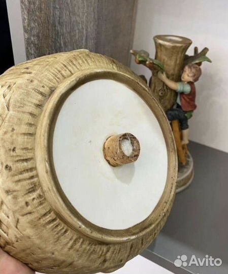 Статуэтка ваза на ножке бисквит Германия