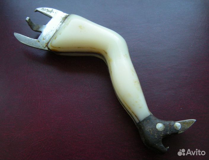 Открывалки бронзовая Наполеон и нога женская