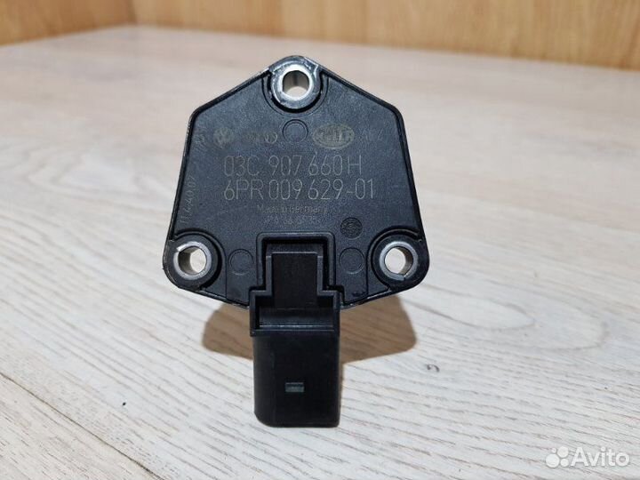 Датчик уровня масла в двигателе Audi A6 4F2 BDX