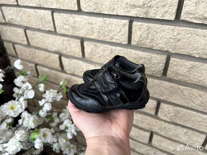 Кроссовки детские 20